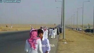 Неуправляемый арабский дрифт - смотреть видео (0:17)