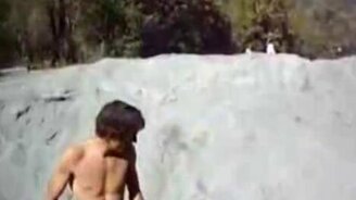 Кувырок в песок - смотреть видео (0:19)