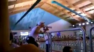 Мама болеет за сына - смотреть видео (0:37)