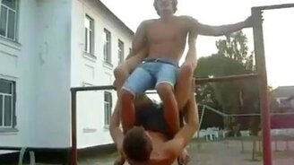 Что они хотели изобразить? - смотреть видео (0:13)