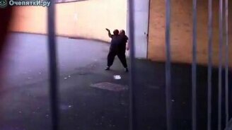 Толстячок - футболист - смотреть видео (0:16)