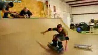 Бэкфлип на скейтбордах - смотреть видео (0:25)