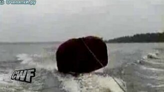 Полетал на водной подушке - смотреть видео (0:53)