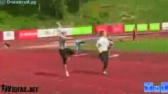 Курьёзы в лёгкой атлетике - смотреть видео (3:13)